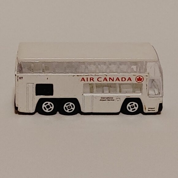 RealToy Air Canada International Airport Service Bus Die Cast Toy Vehicle - Picture 3 of 5